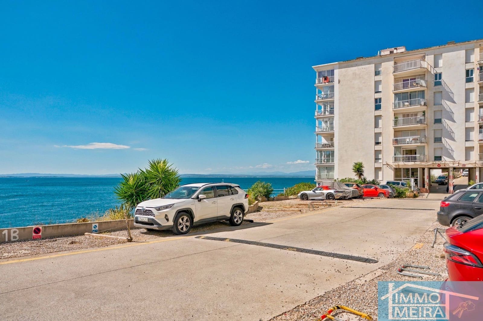 2 bedroom Apartment for sale in Roses with garage - € 265,000 (Ref: 10048738)