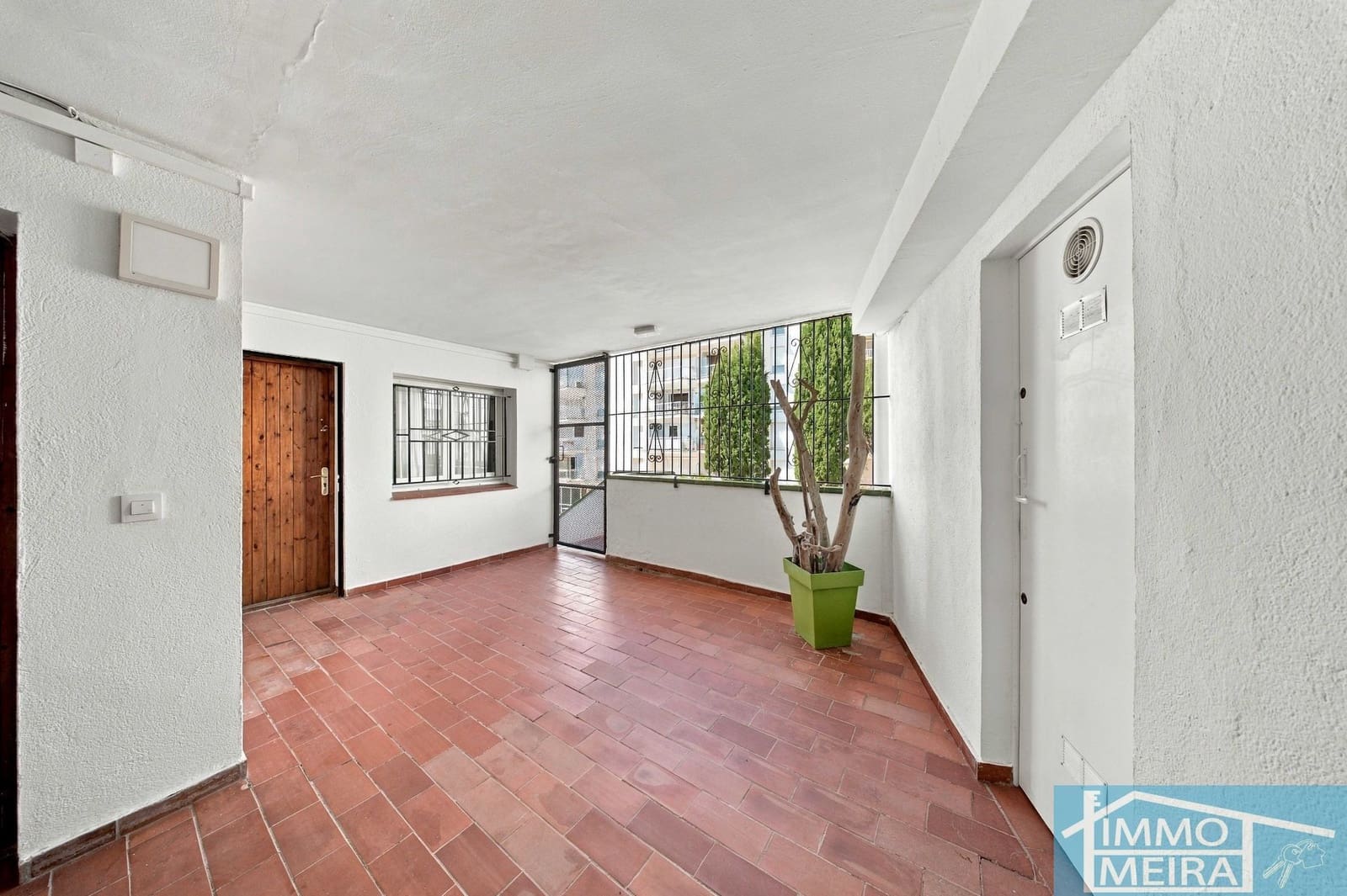 2 bedroom Apartment for sale in Roses with garage - € 265,000 (Ref: 10048738)