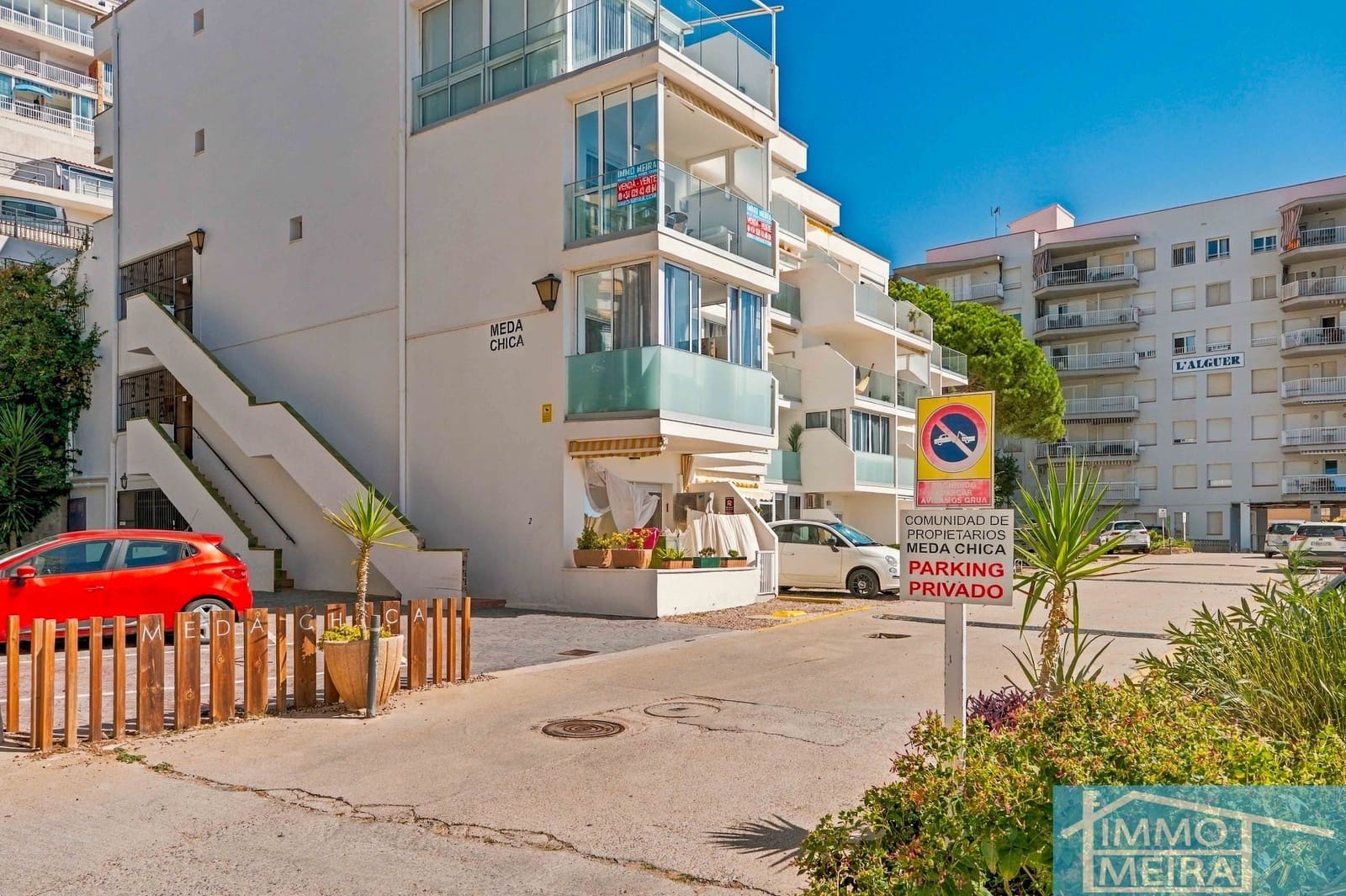 2 bedroom Apartment for sale in Roses with garage - € 265,000 (Ref: 10048738)