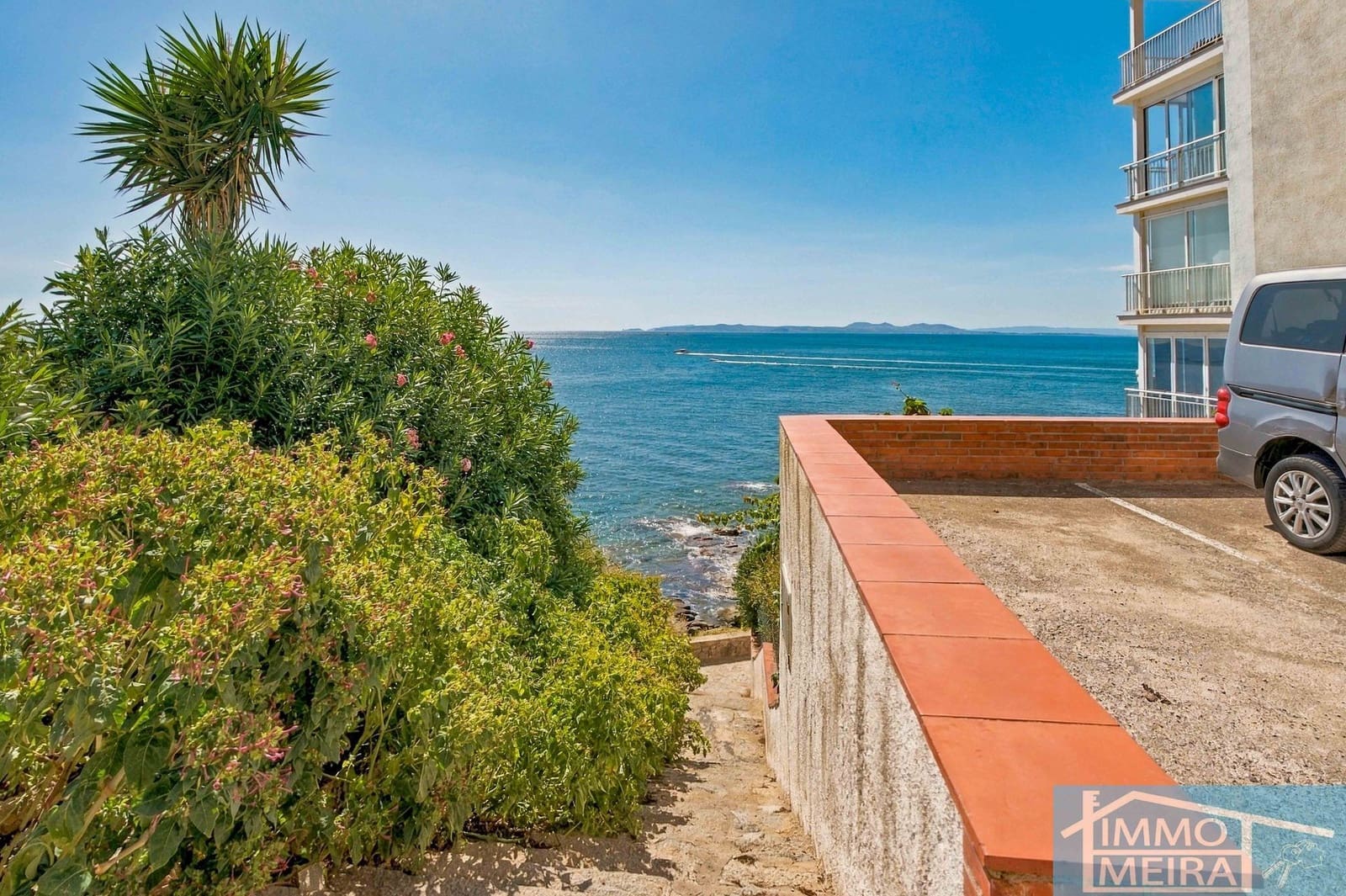 2 bedroom Apartment for sale in Roses with garage - € 265,000 (Ref: 10048738)