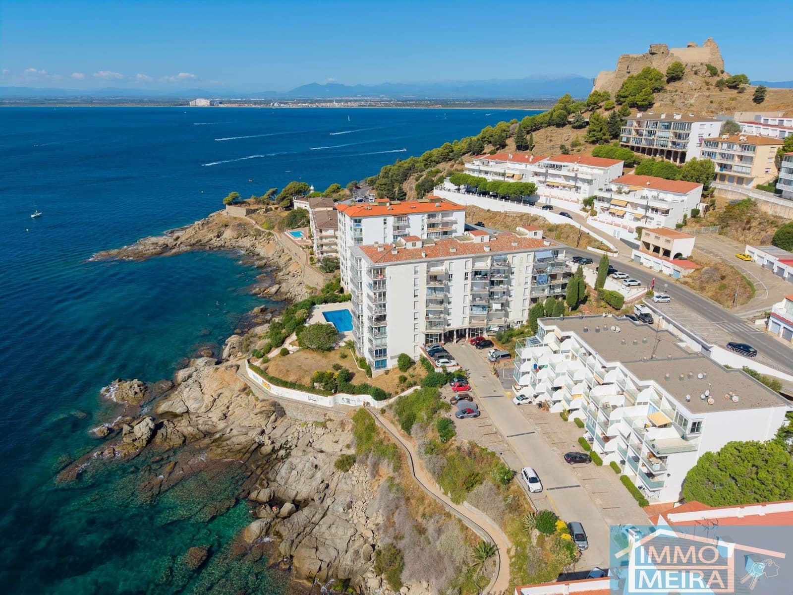 2 bedroom Apartment for sale in Roses with garage - € 265,000 (Ref: 10048738)