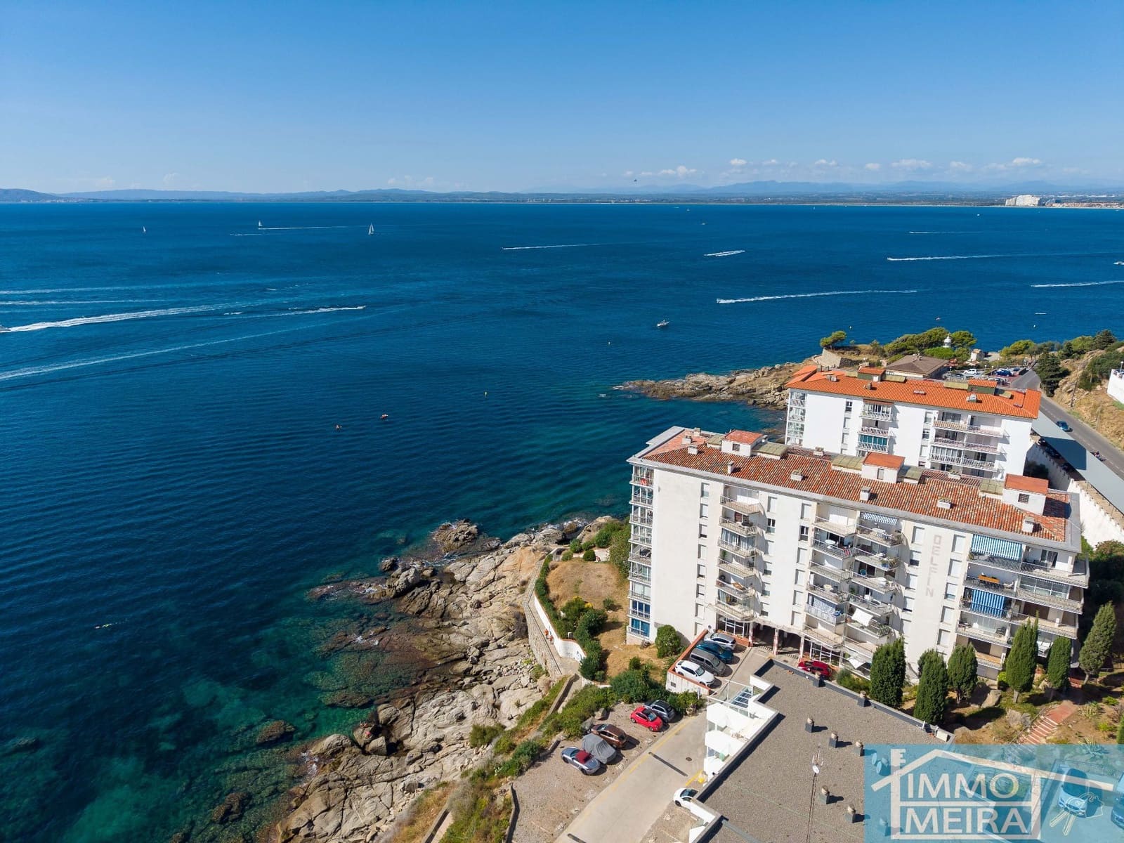 2 bedroom Apartment for sale in Roses with garage - € 265,000 (Ref: 10048738)