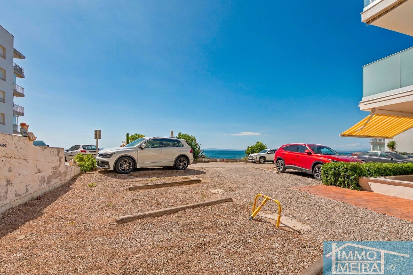 2 bedroom Apartment for sale in Roses with garage - € 265,000 (Ref: 10048738)