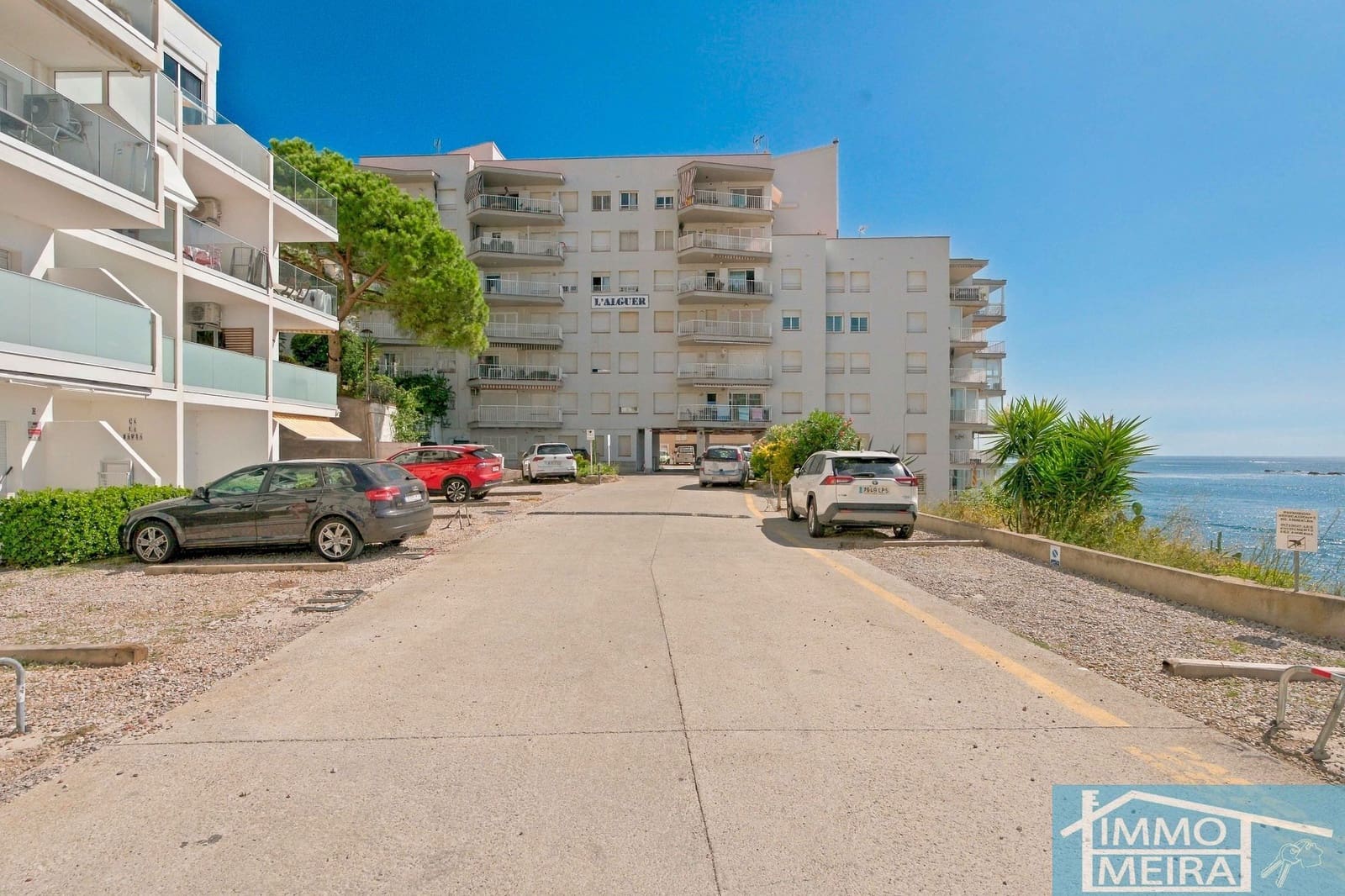 2 bedroom Apartment for sale in Roses with garage - € 265,000 (Ref: 10048738)