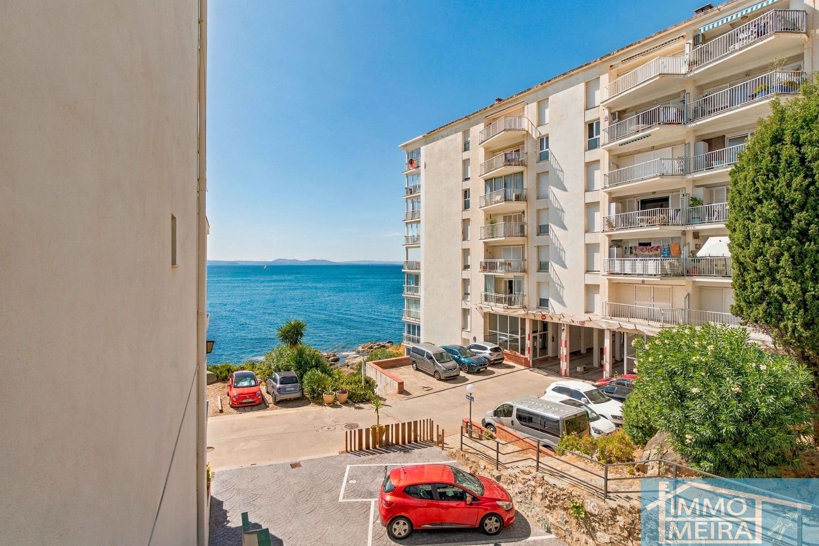 2 bedroom Apartment for sale in Roses with garage - € 265,000 (Ref: 10048738)