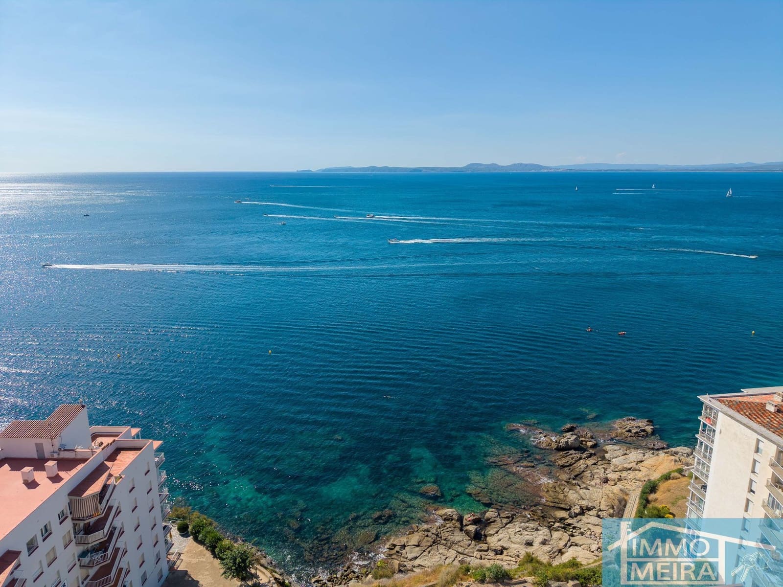 2 bedroom Apartment for sale in Roses with garage - € 265,000 (Ref: 10048738)