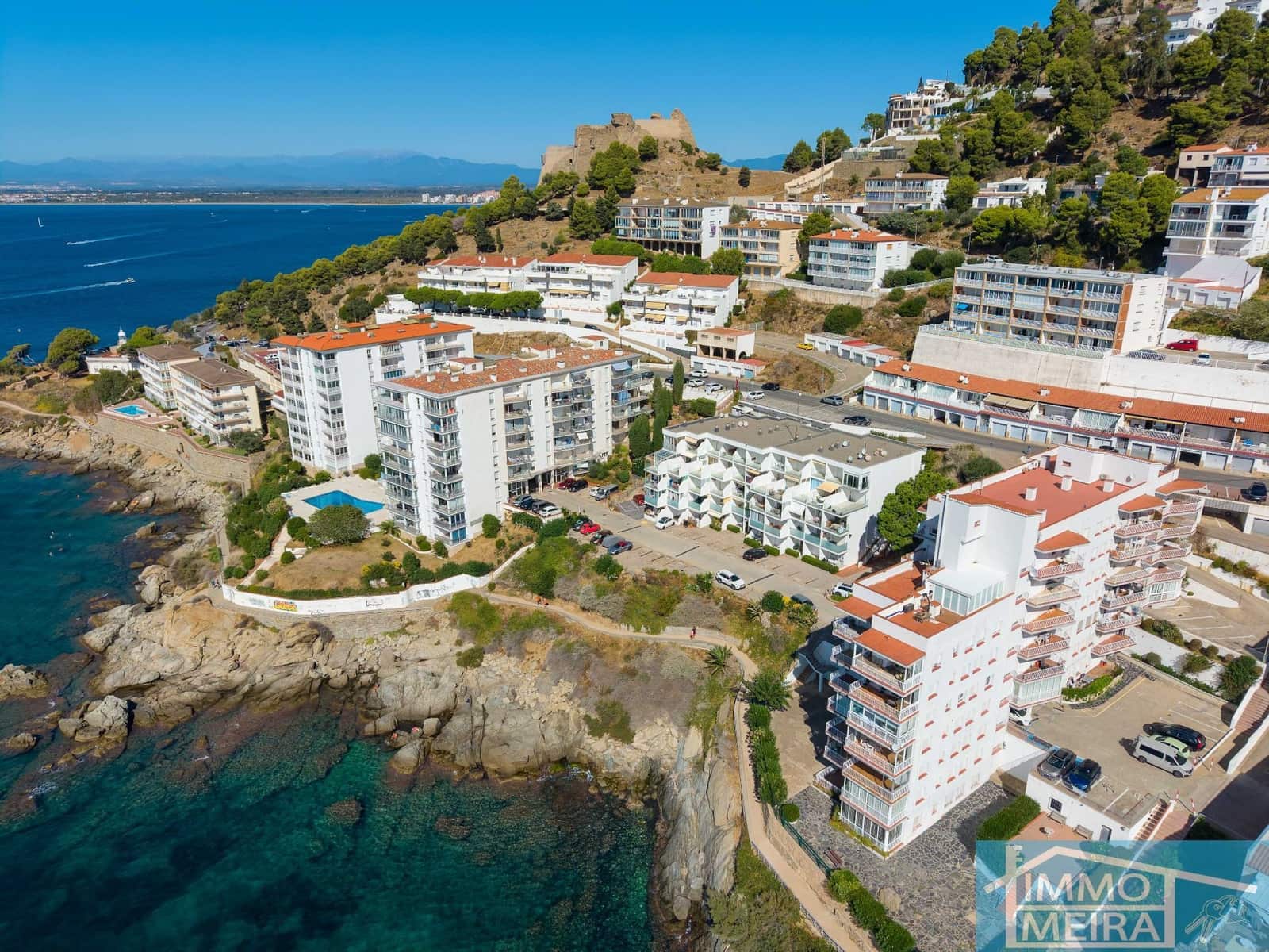 2 bedroom Apartment for sale in Roses with garage - € 265,000 (Ref: 10048738)