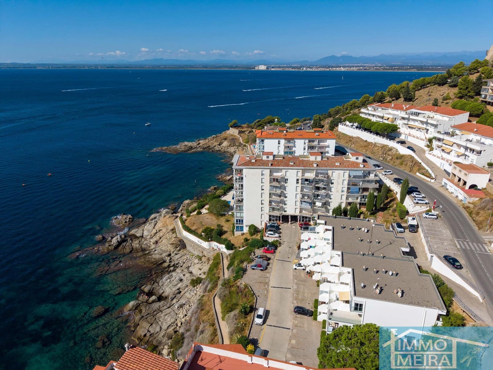 2 bedroom Apartment for sale in Roses with garage - € 265,000 (Ref: 10048738)