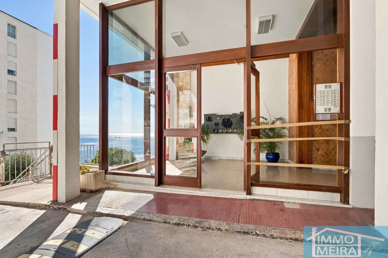 3 Zimmer Apartment zu verkaufen in Roses mit Pool Garage - 410.000 € (Ref: 10074907)