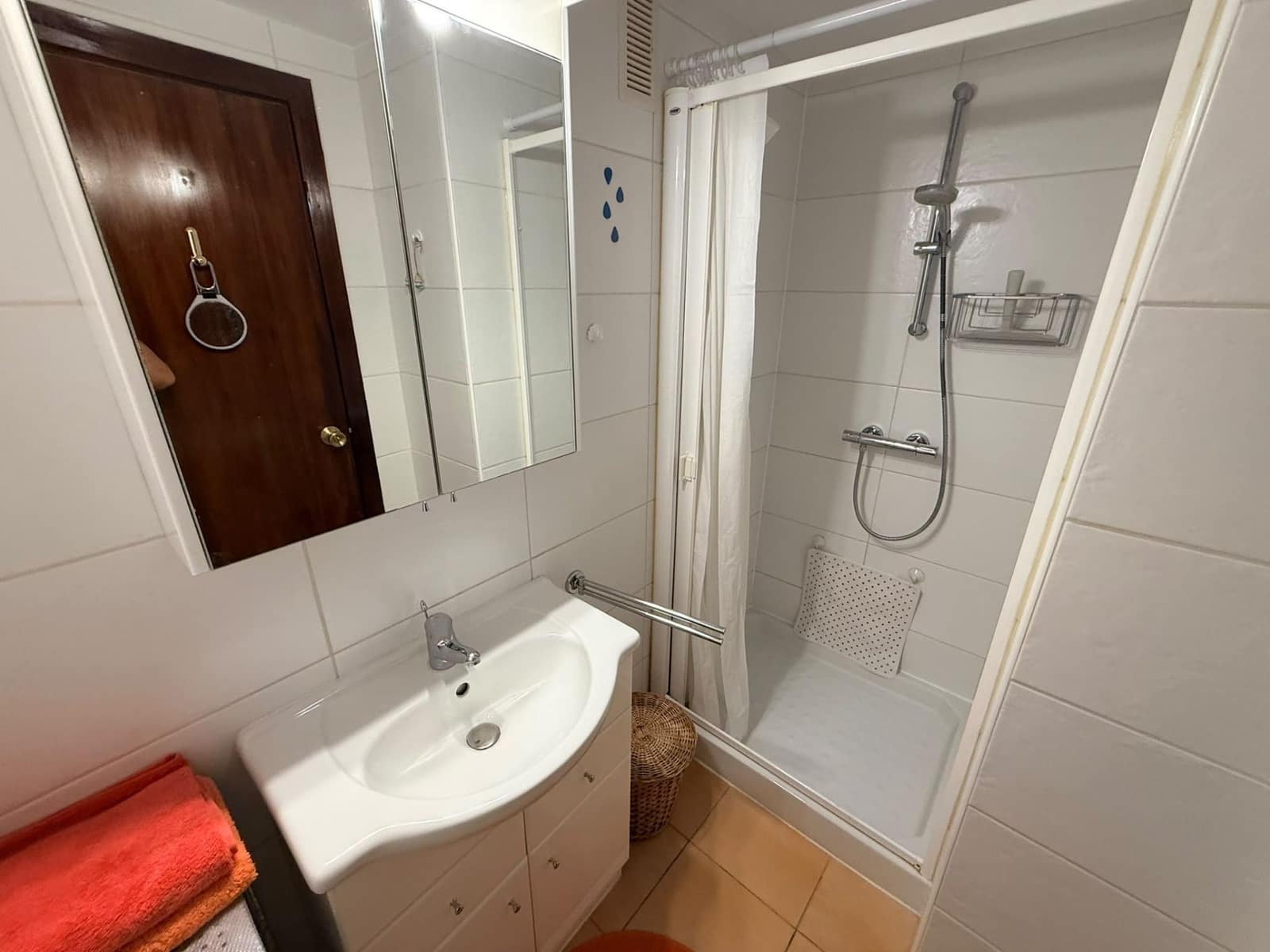 Apartamento de 2 habitaciones en Roses en venta con piscina garaje - 220.000 € (Ref: 10090102)