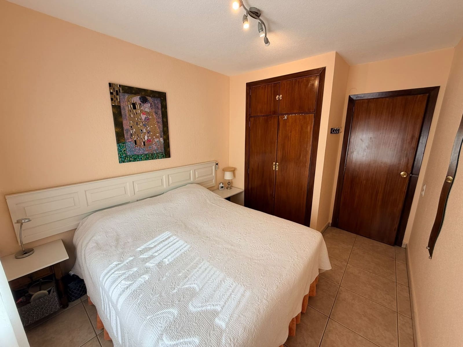 Apartamento de 2 habitaciones en Roses en venta con piscina garaje - 220.000 € (Ref: 10090102)