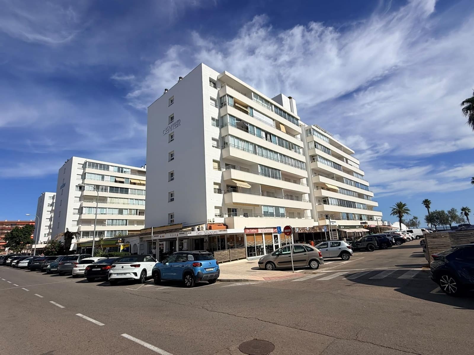 Apartamento de 2 habitaciones en Roses en venta con piscina garaje - 220.000 € (Ref: 10090102)