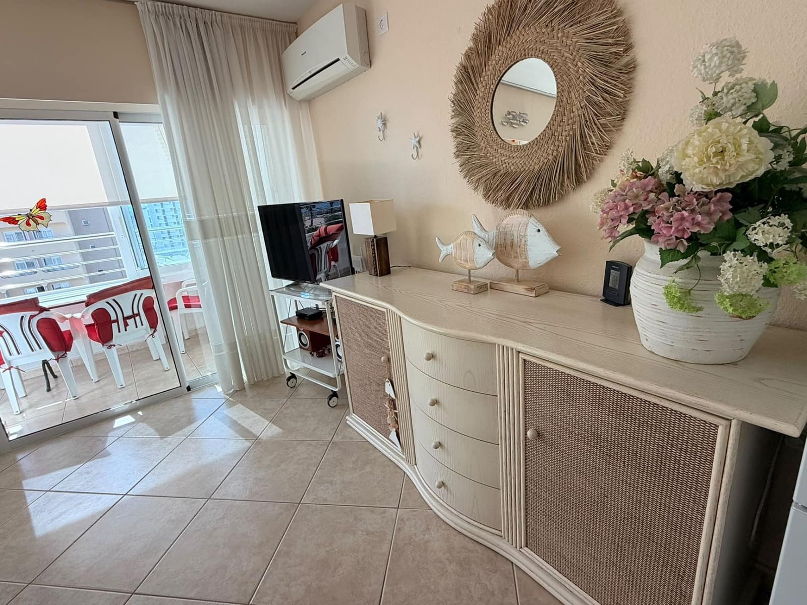 Apartamento de 2 habitaciones en Roses en venta con piscina garaje - 220.000 € (Ref: 10090102)
