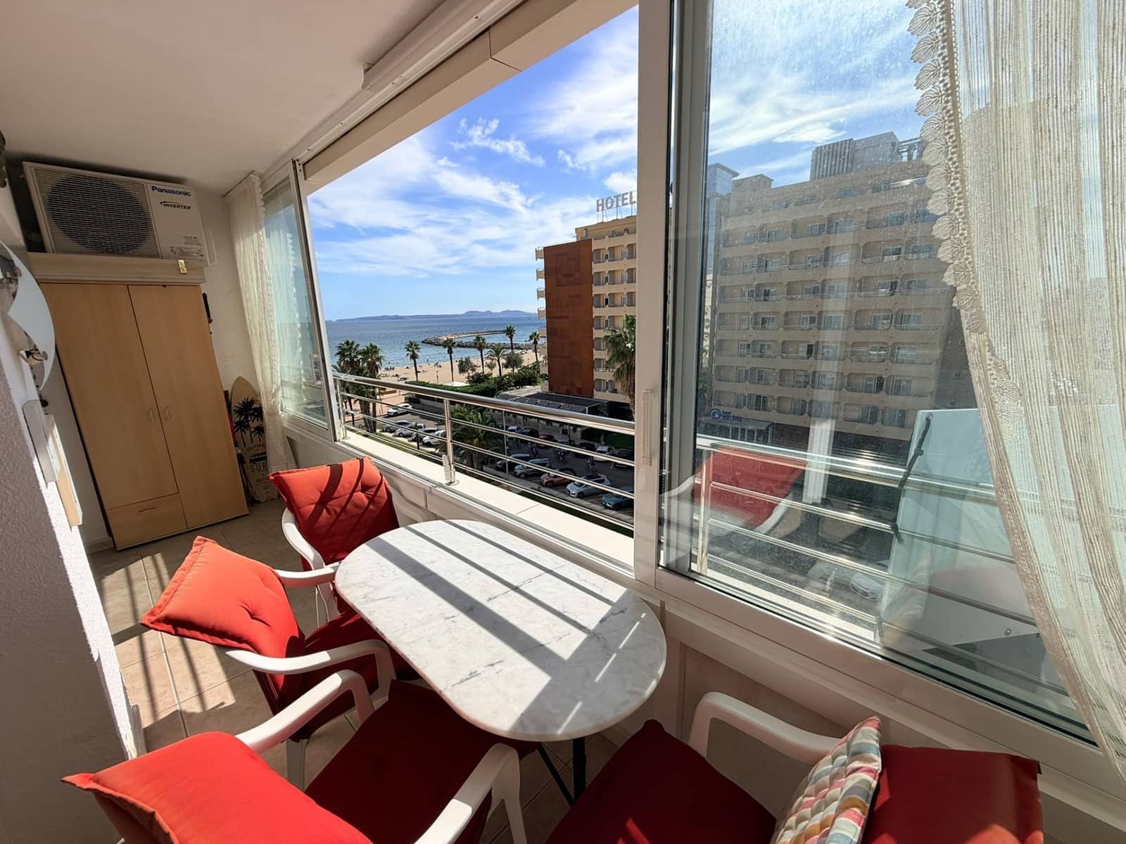Apartamento de 2 habitaciones en Roses en venta con piscina garaje - 220.000 € (Ref: 10090102)