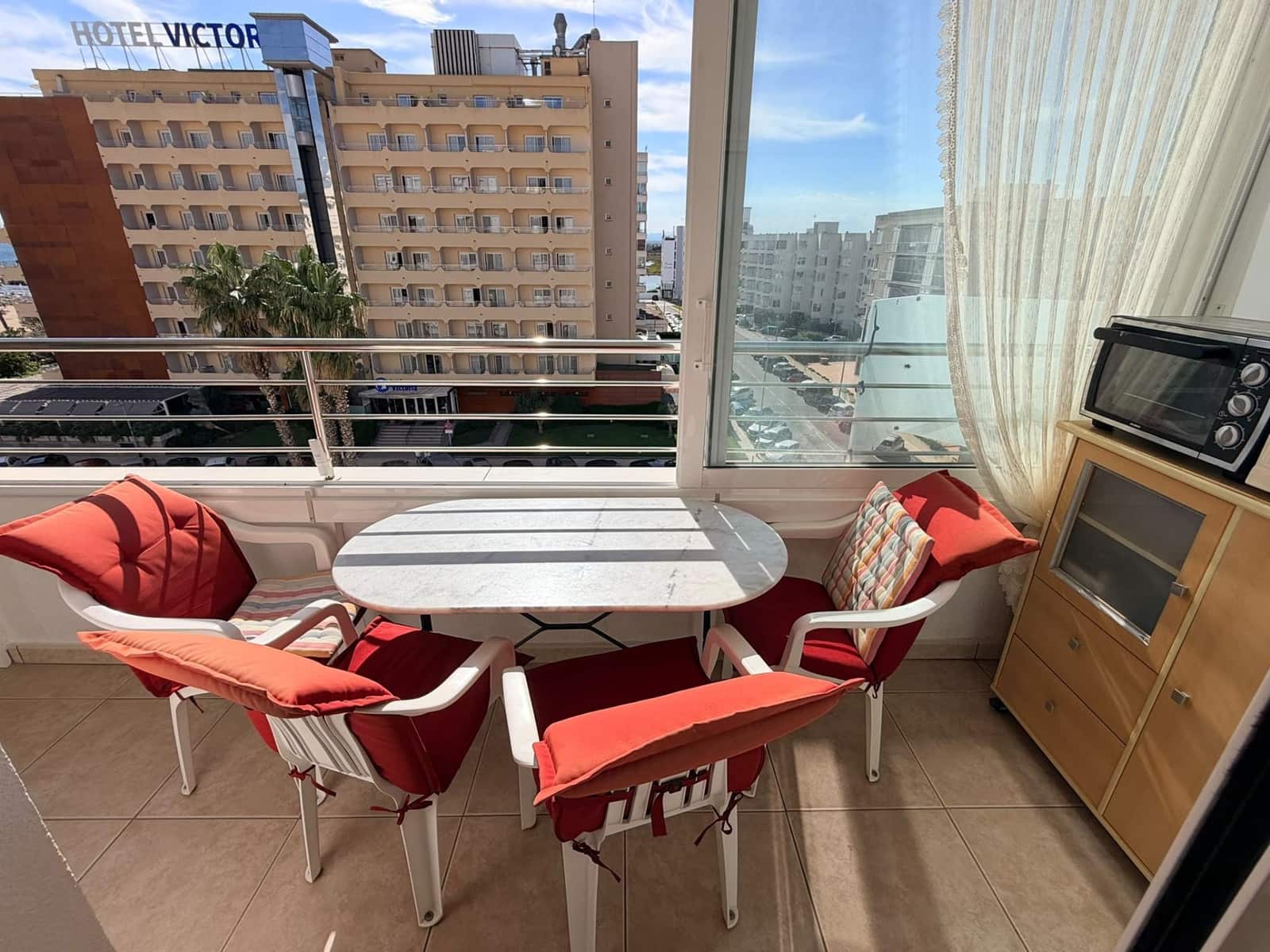 Apartamento de 2 habitaciones en Roses en venta con piscina garaje - 220.000 € (Ref: 10090102)