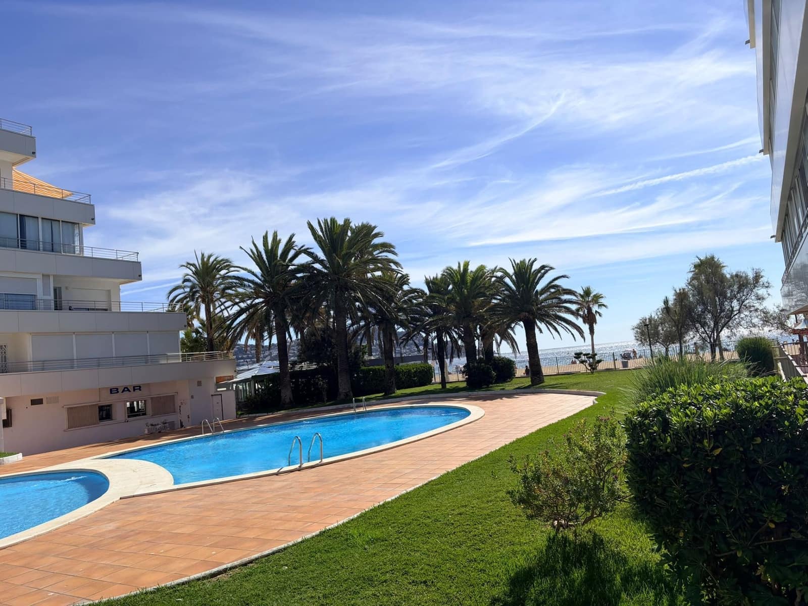 Apartamento de 2 habitaciones en Roses en venta con piscina garaje - 220.000 € (Ref: 10090102)