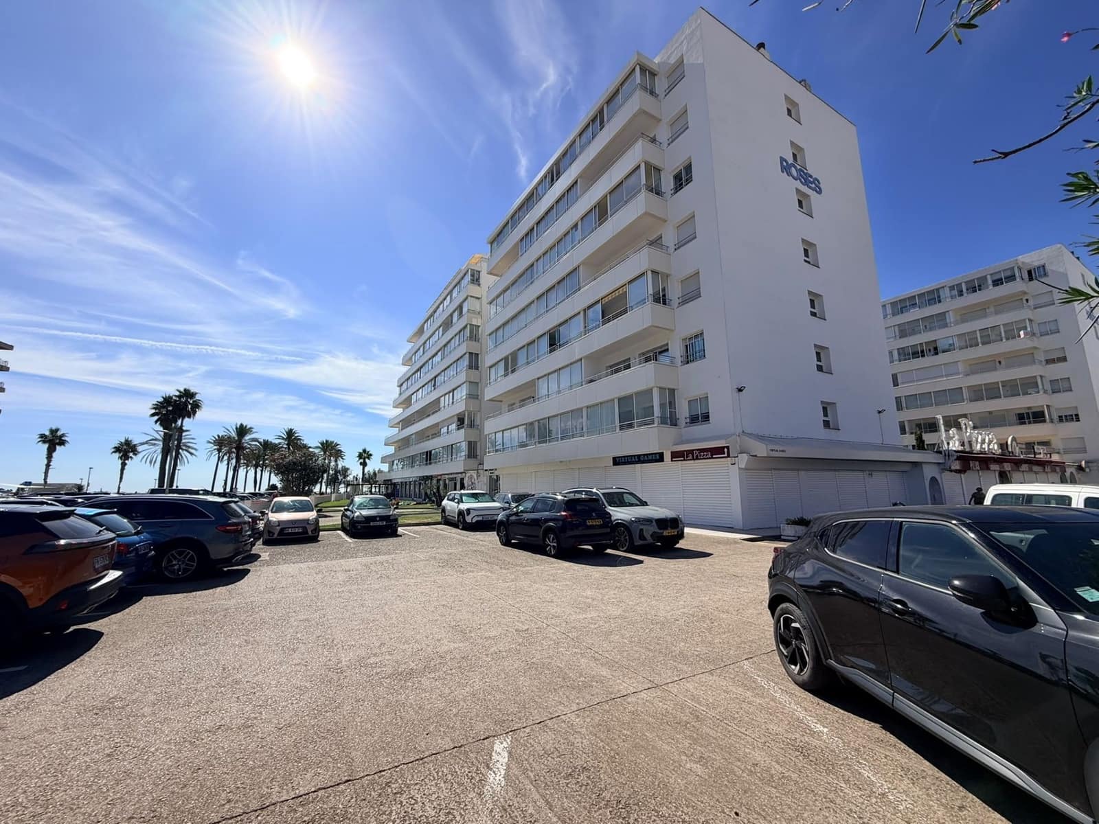 Apartamento de 2 habitaciones en Roses en venta con piscina garaje - 220.000 € (Ref: 10090102)