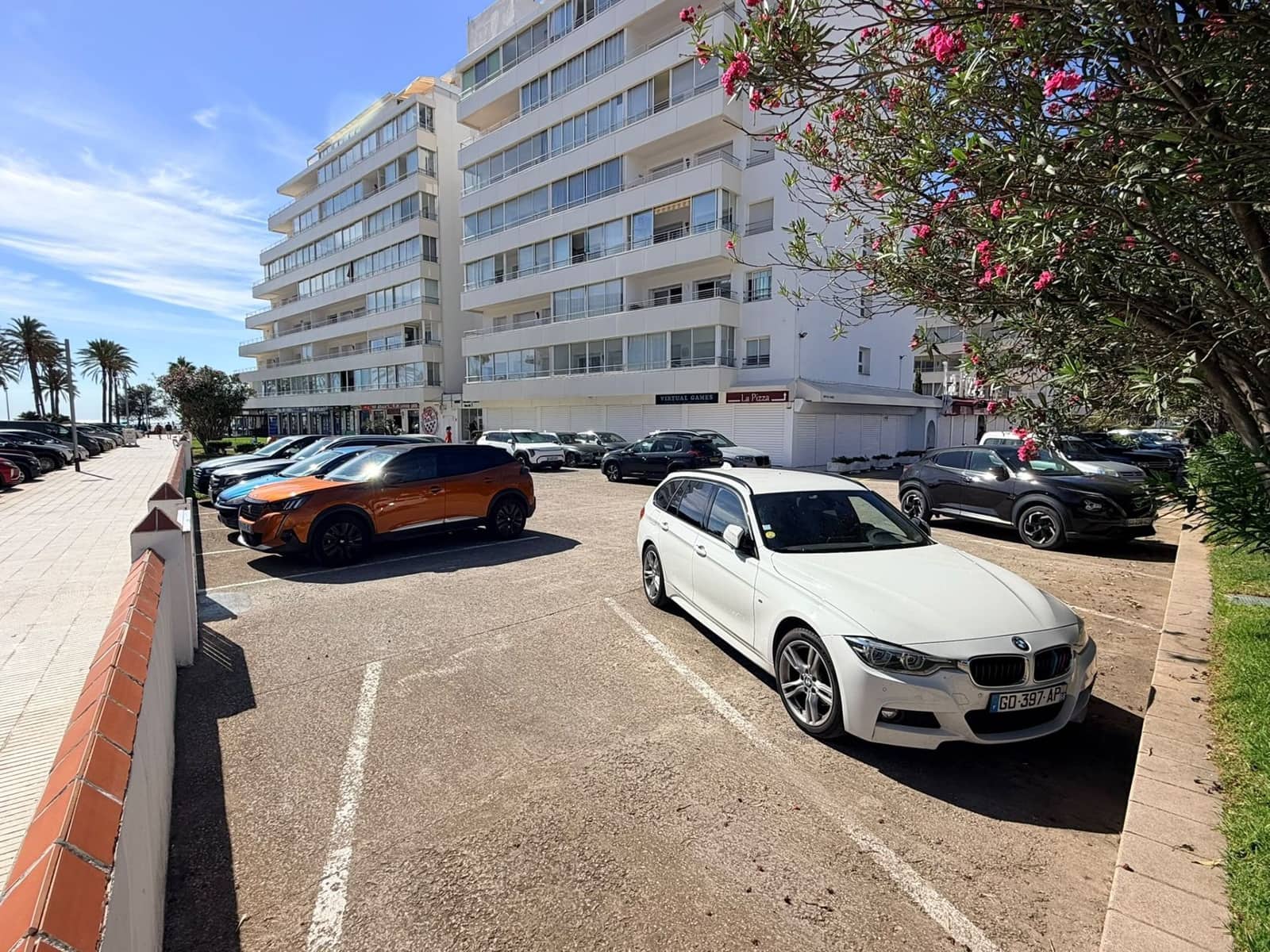 Apartamento de 2 habitaciones en Roses en venta con piscina garaje - 220.000 € (Ref: 10090102)