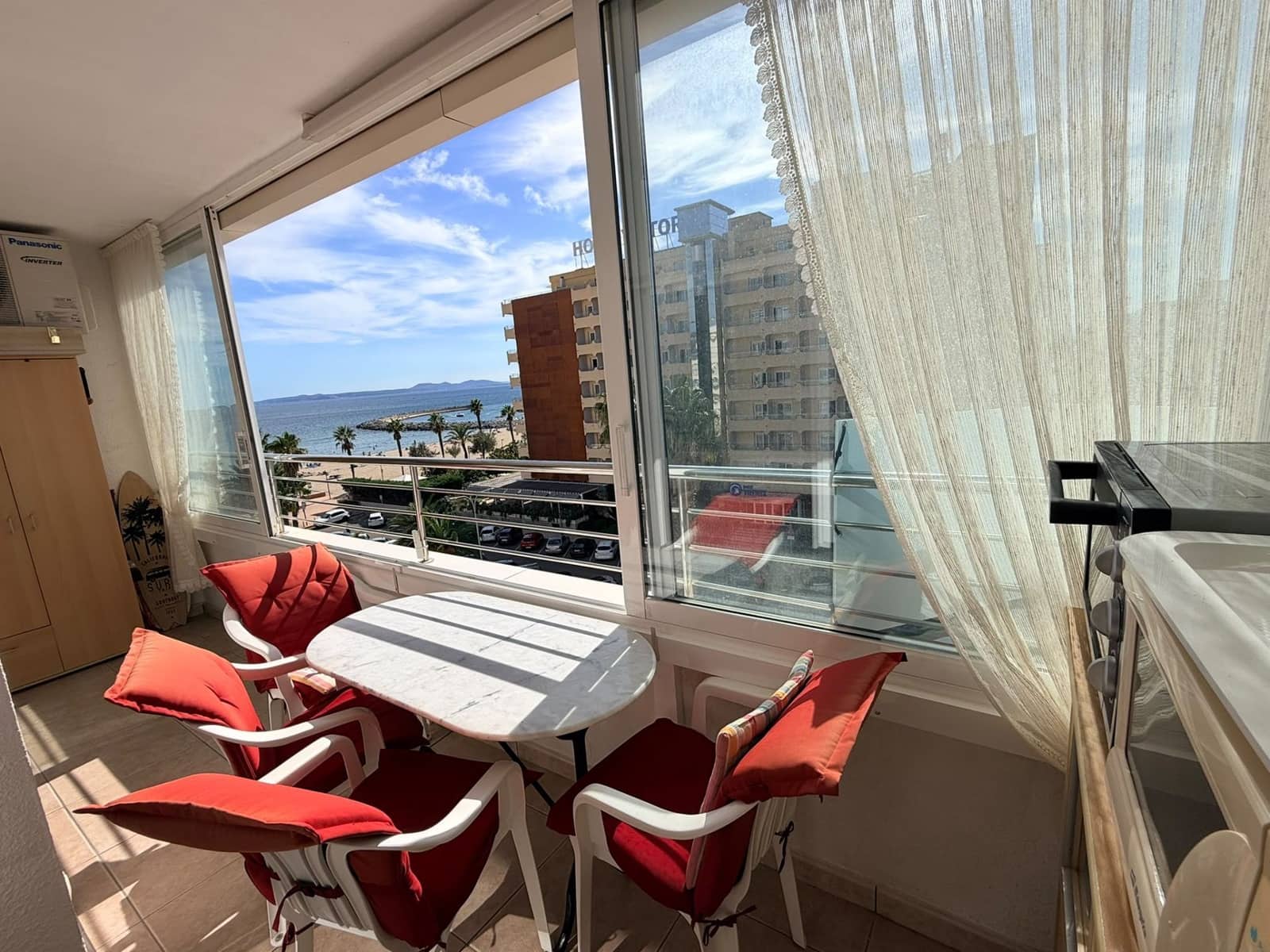 Apartamento de 2 habitaciones en Roses en venta con piscina garaje - 220.000 € (Ref: 10090102)