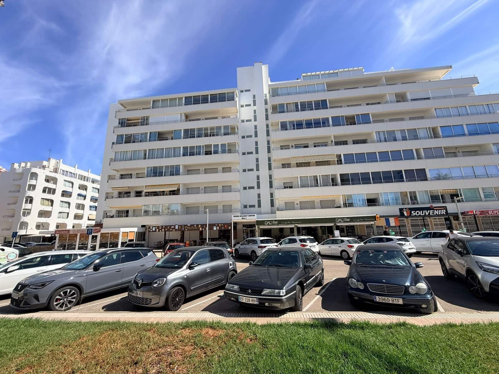 Apartamento de 2 habitaciones en Roses en venta con piscina garaje - 220.000 € (Ref: 10090102)