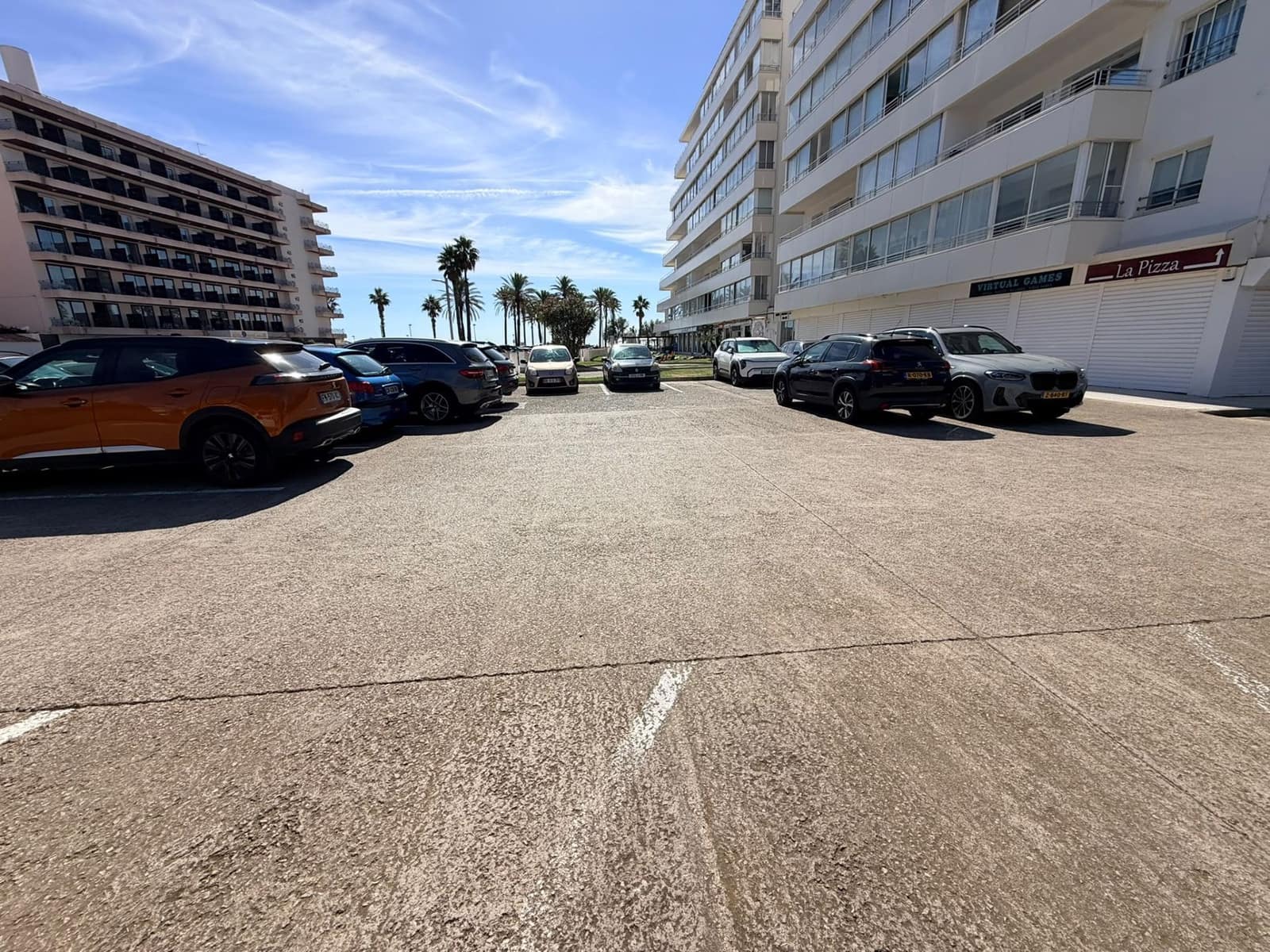 Apartamento de 2 habitaciones en Roses en venta con piscina garaje - 220.000 € (Ref: 10090102)