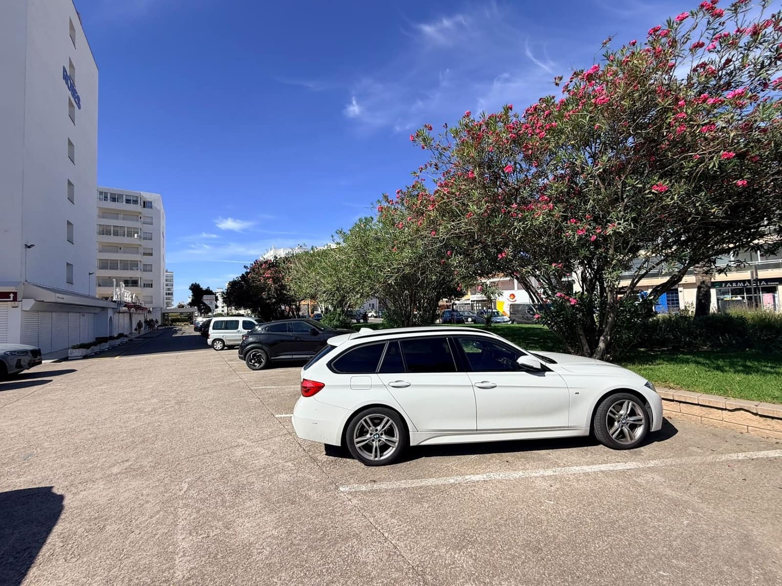 Apartamento de 2 habitaciones en Roses en venta con piscina garaje - 220.000 € (Ref: 10090102)