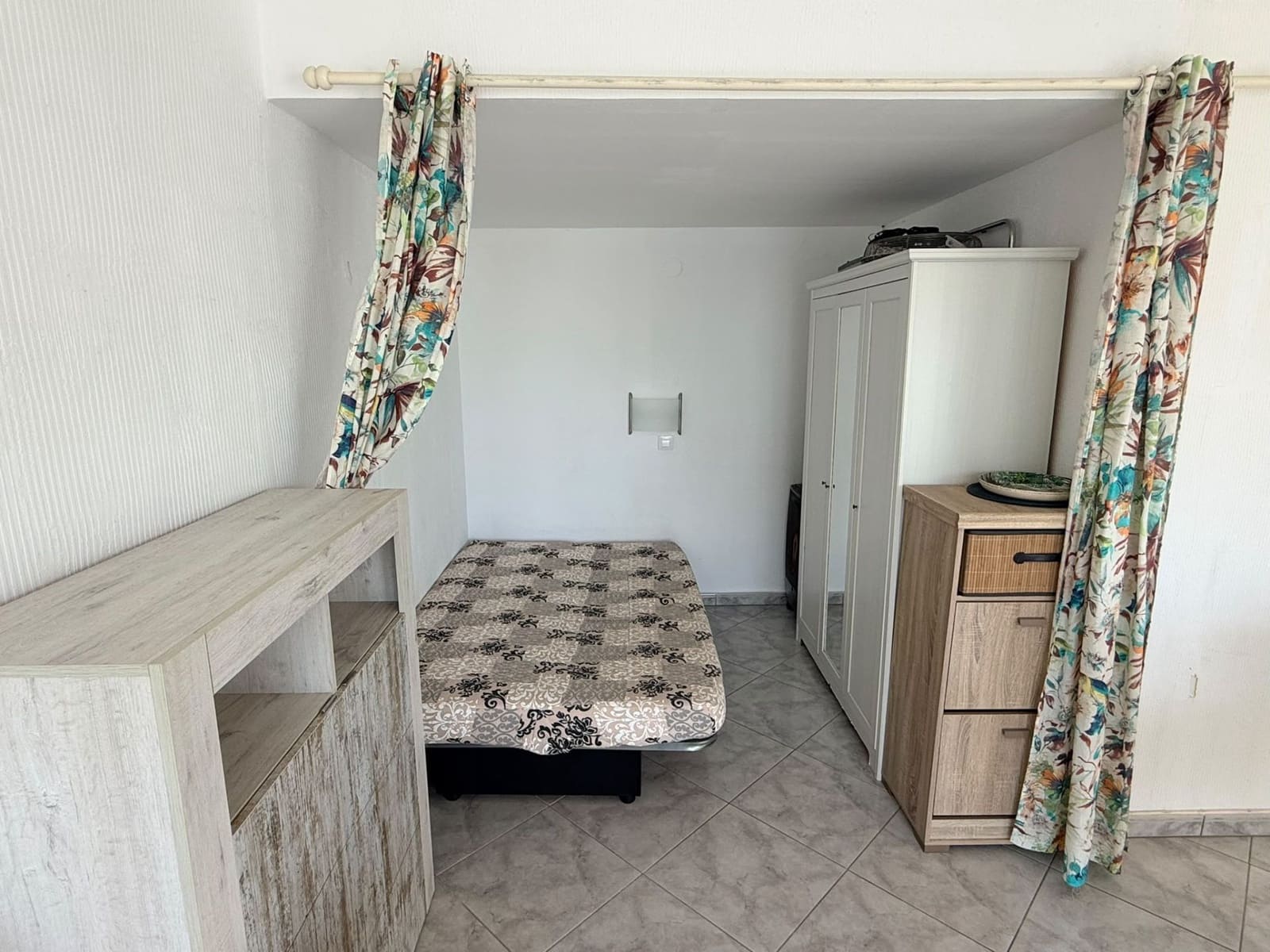2 makuuhuone Huoneisto myytävänä paikassa Roses mukana uima-altaan 
autotalli - 210 000 € (Ref: 10094208)