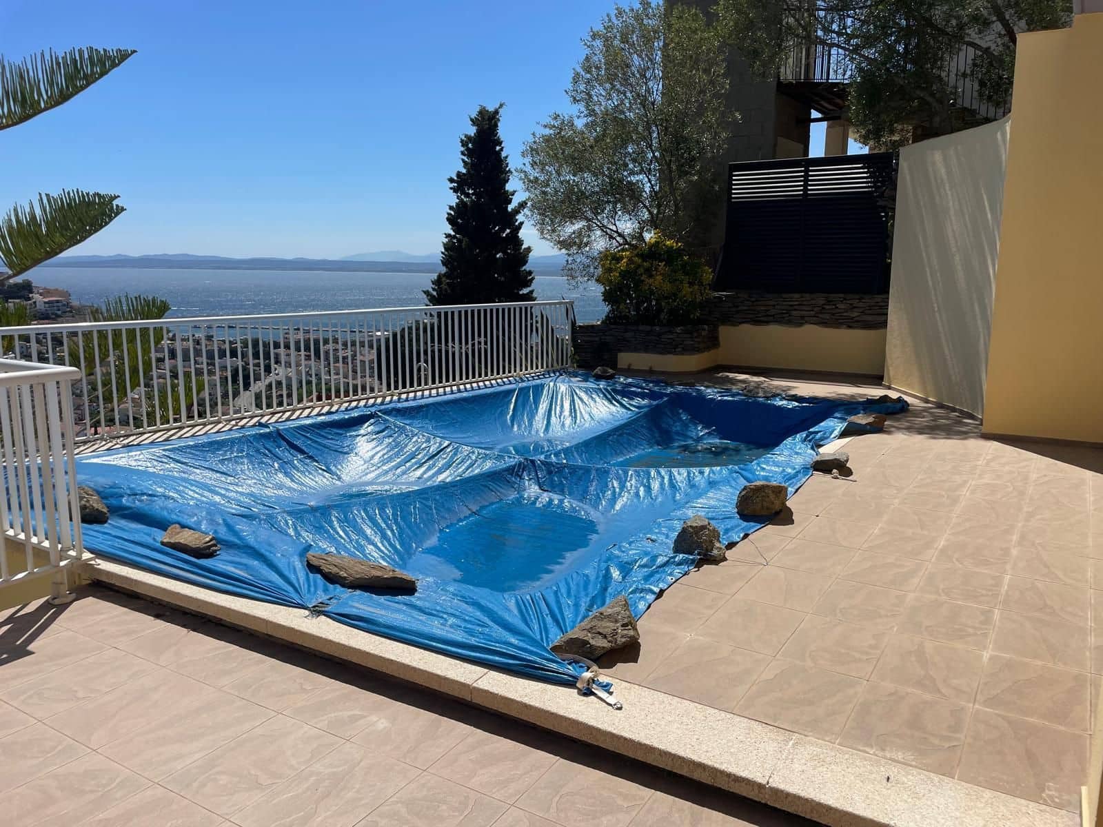 3 soveværelse Villa til salg i Roses med swimmingpool garage - € 750.000 (Ref: 8528953)