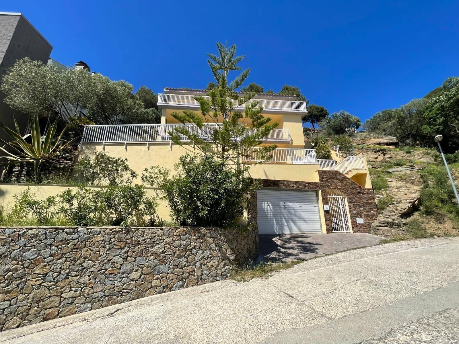 3 soveværelse Villa til salg i Roses med swimmingpool garage - € 750.000 (Ref: 8528953)