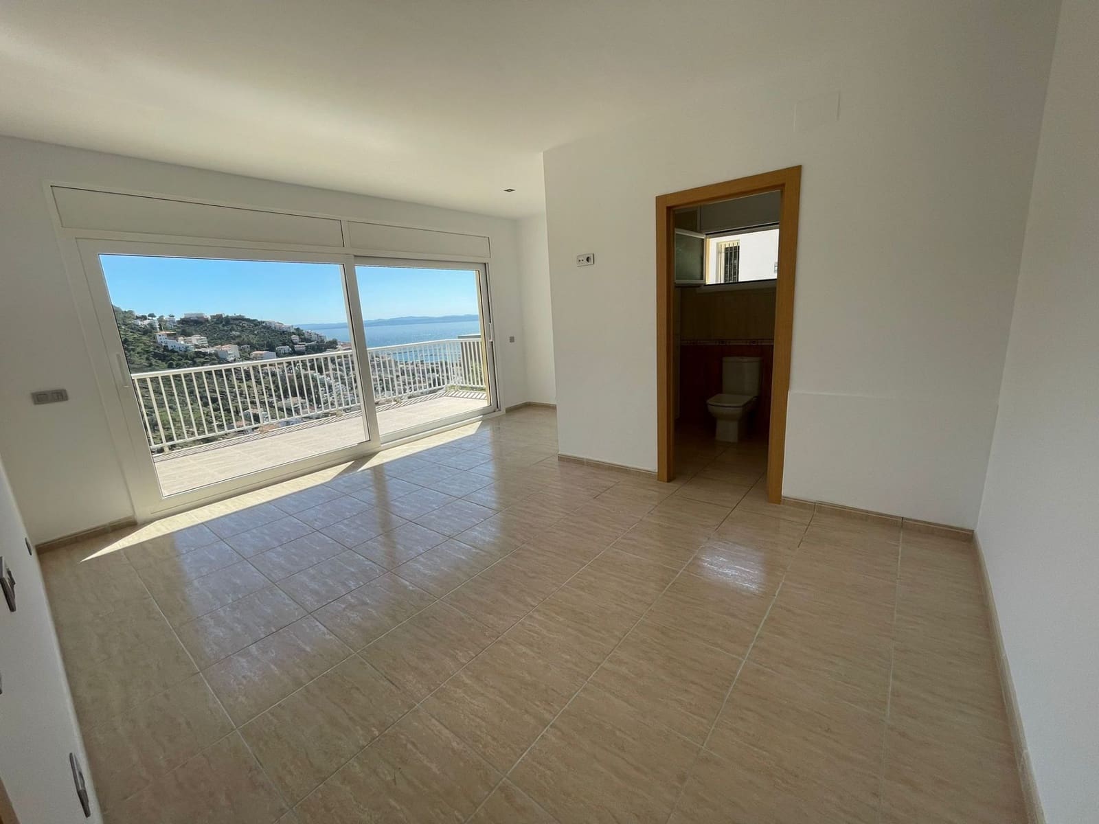 3 soveværelse Villa til salg i Roses med swimmingpool garage - € 750.000 (Ref: 8528953)