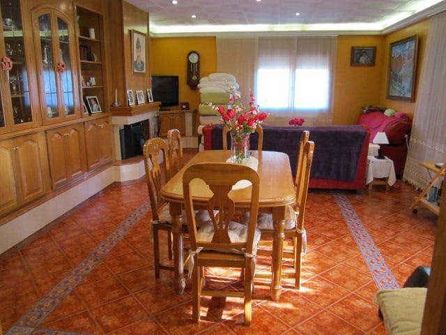 4 bedroom Villa for sale in Empuriabrava with pool garage - € 593,500 (Ref: 8528956)