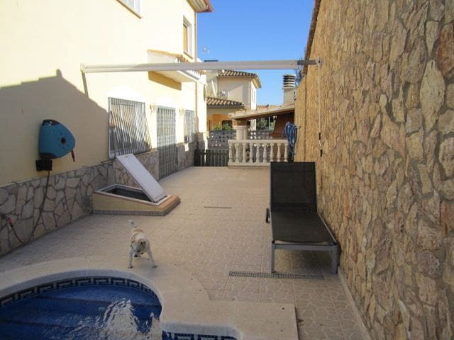 4 bedroom Villa for sale in Empuriabrava with pool garage - € 593,500 (Ref: 8528956)