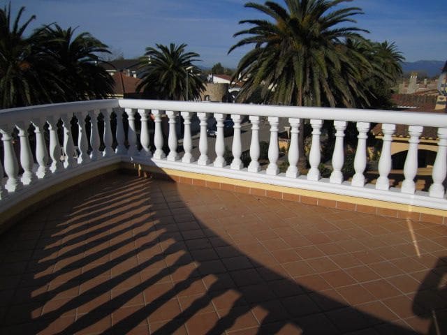 4 bedroom Villa for sale in Empuriabrava, Castelló d'Empúries with pool garage - € 593,500 (Ref: 8528956)