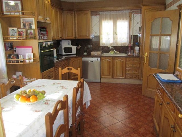 4 bedroom Villa for sale in Empuriabrava with pool garage - € 593,500 (Ref: 8528956)