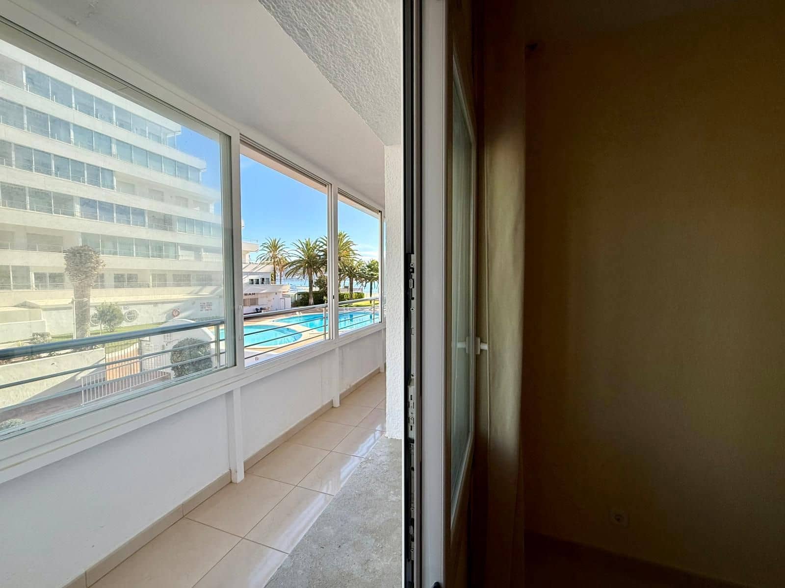 1 bedroom Apartment for sale in Roses with pool garage - € 189,000 (Ref: 9415496)