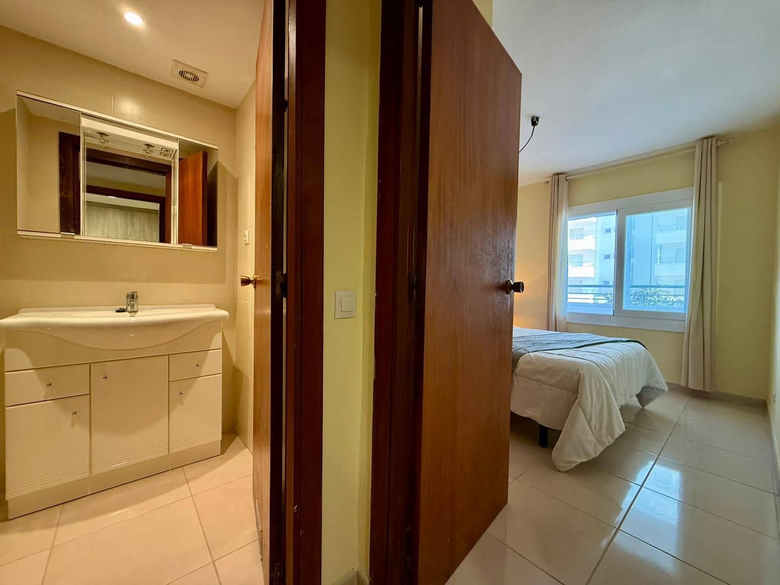 1 bedroom Apartment for sale in Roses with pool garage - € 189,000 (Ref: 9415496)