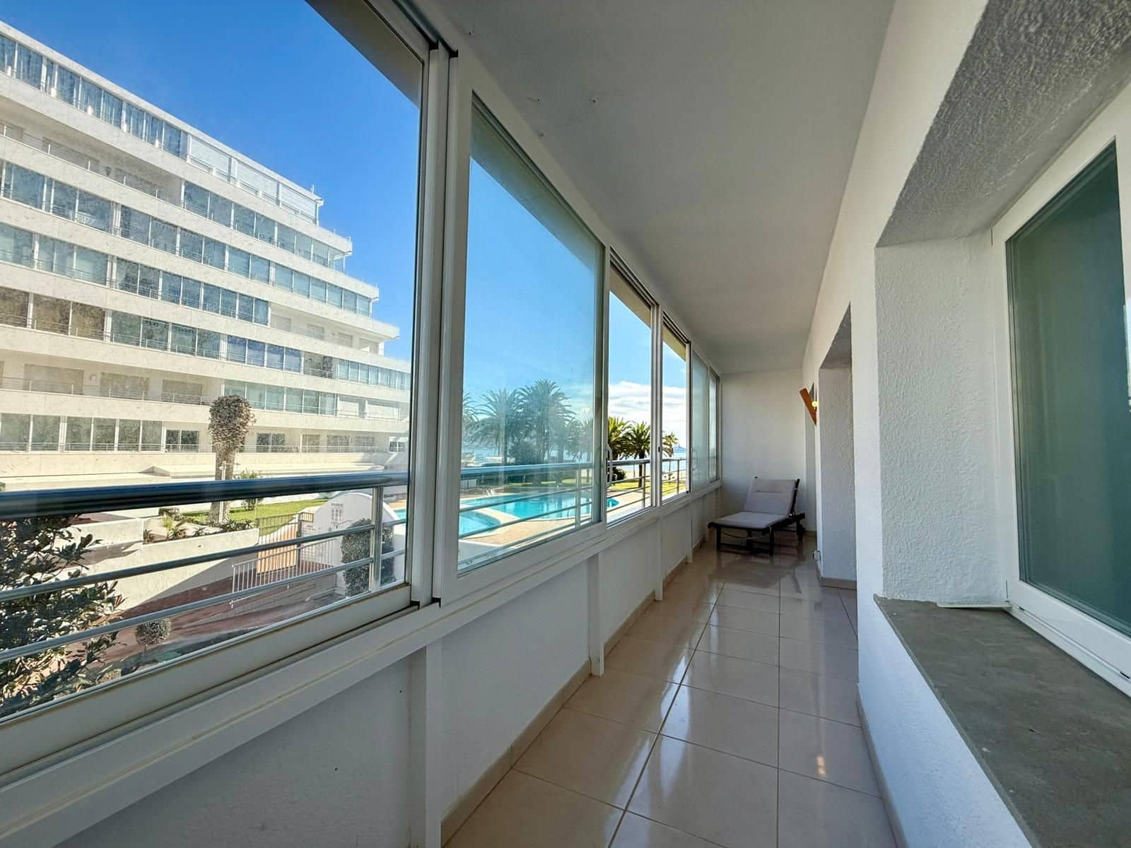 1 bedroom Apartment for sale in Roses with pool garage - € 189,000 (Ref: 9415496)