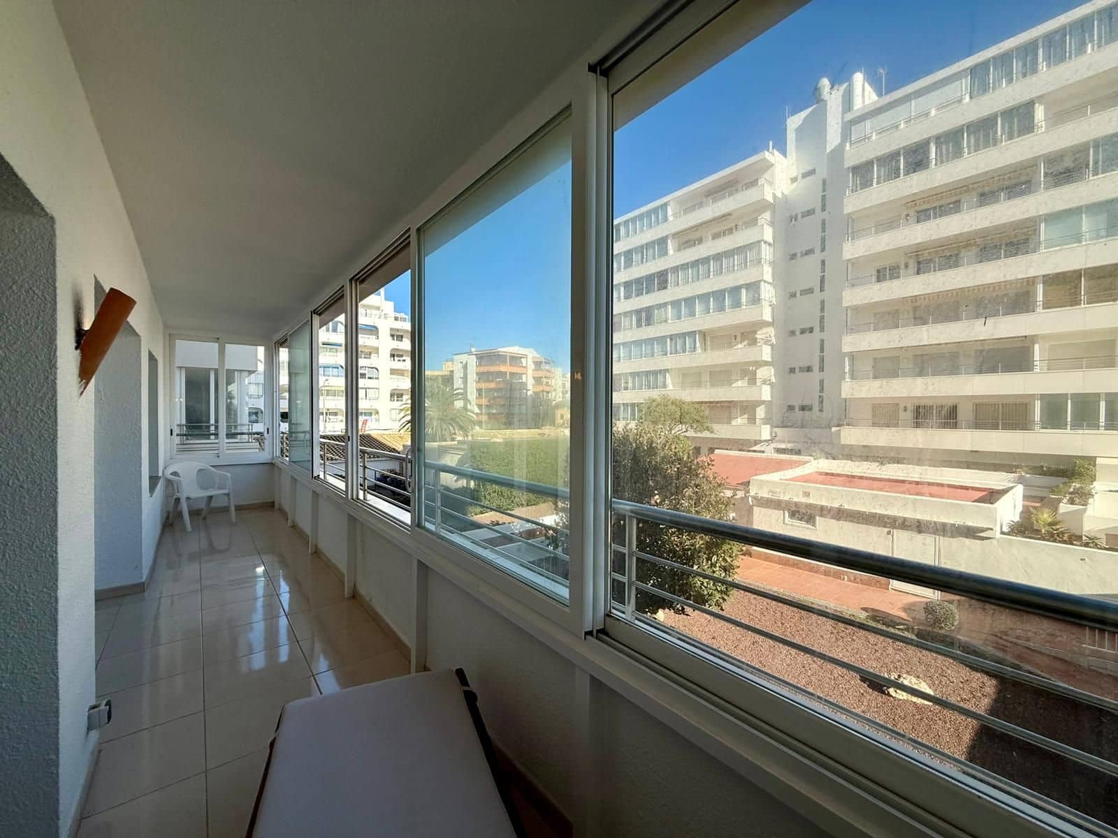 1 bedroom Apartment for sale in Roses with pool garage - € 189,000 (Ref: 9415496)