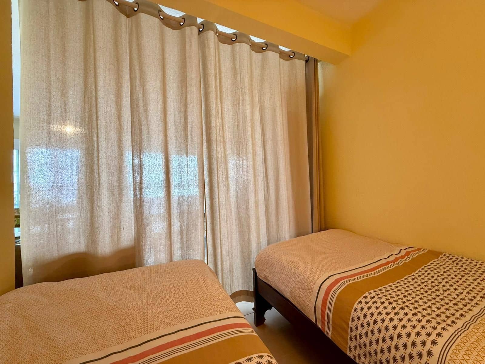 1 bedroom Apartment for sale in Roses with pool garage - € 189,000 (Ref: 9415496)