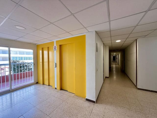 1 bedroom Apartment for sale in Roses with pool garage - € 189,000 (Ref: 9415496)