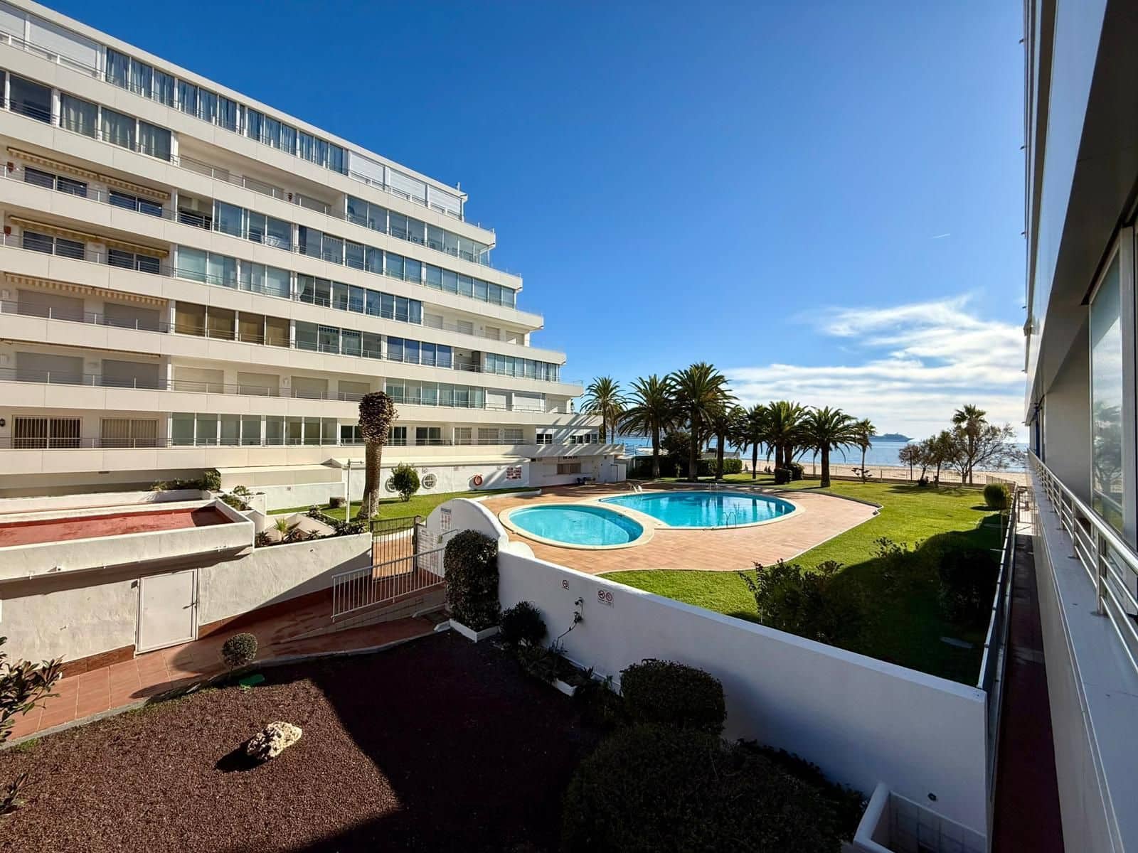 1 bedroom Apartment for sale in Roses with pool garage - € 189,000 (Ref: 9415496)