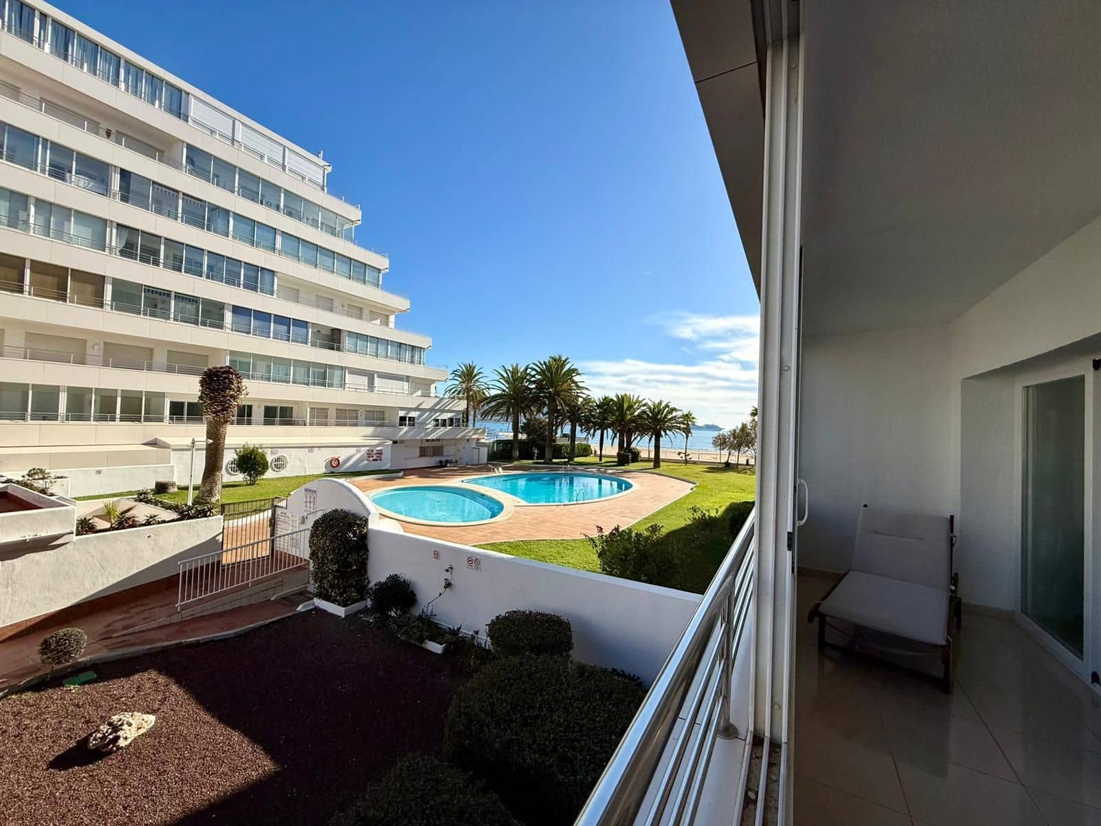 1 bedroom Apartment for sale in Roses with pool garage - € 189,000 (Ref: 9415496)