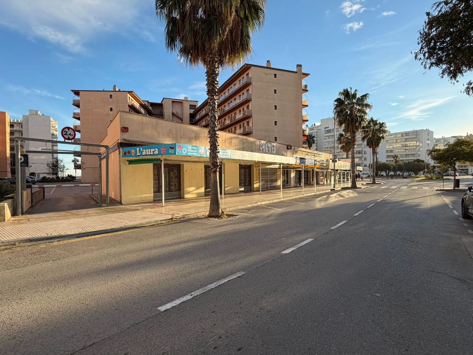 Kommersiell till salu i Roses med garage - 265 000 € (Ref: 9422077)