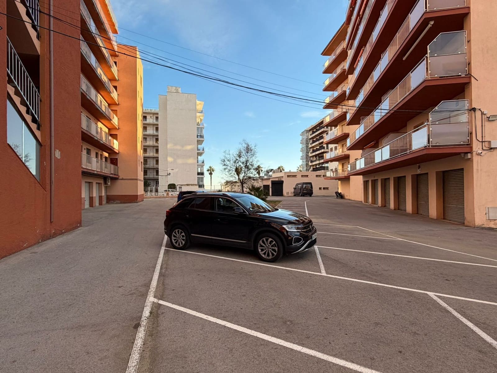 Kommersiell till salu i Roses med garage - 265 000 € (Ref: 9422077)