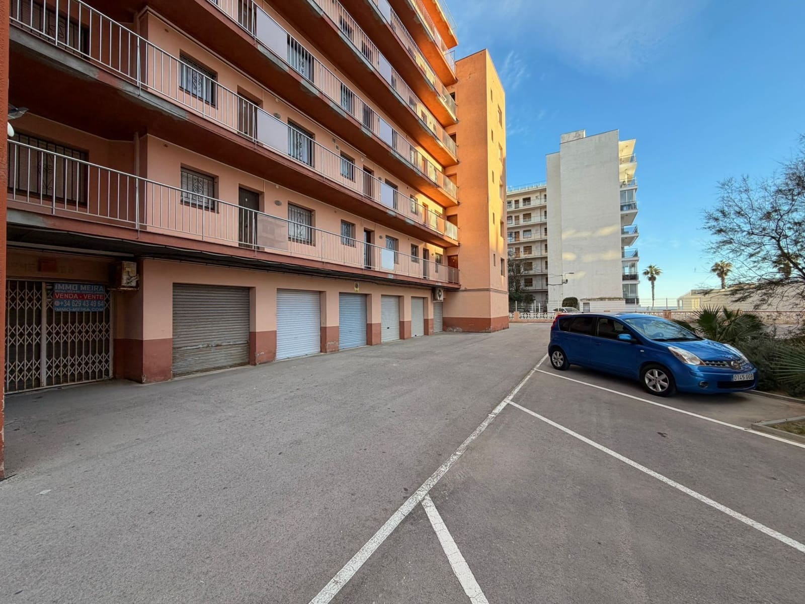 Kommersiell till salu i Roses med garage - 265 000 € (Ref: 9422077)