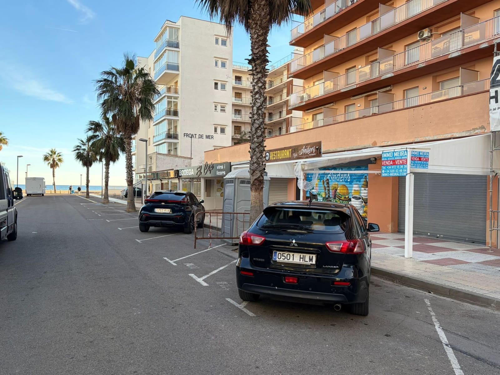 Kommersiell till salu i Roses med garage - 265 000 € (Ref: 9422077)