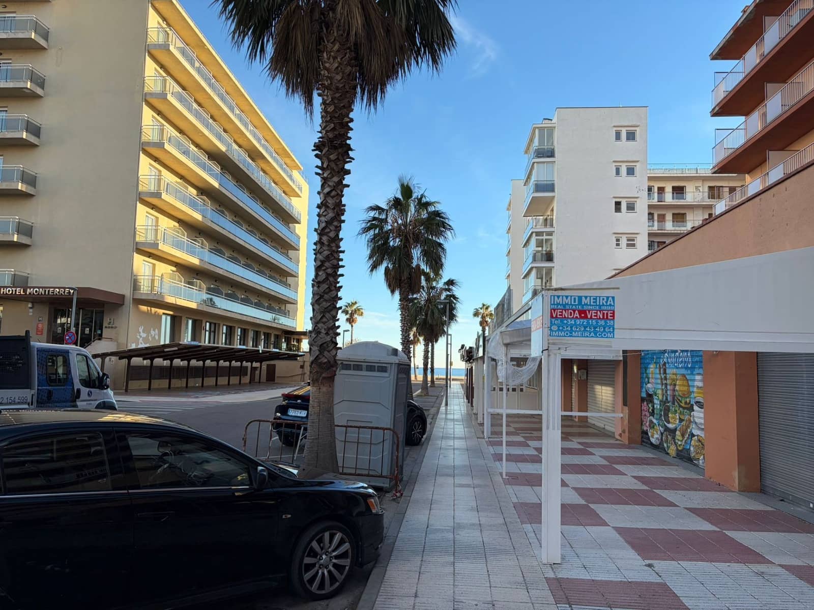 Kommersiell till salu i Roses med garage - 265 000 € (Ref: 9422077)