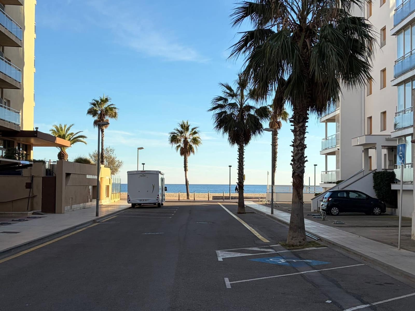 Kommersiell till salu i Roses med garage - 265 000 € (Ref: 9422077)