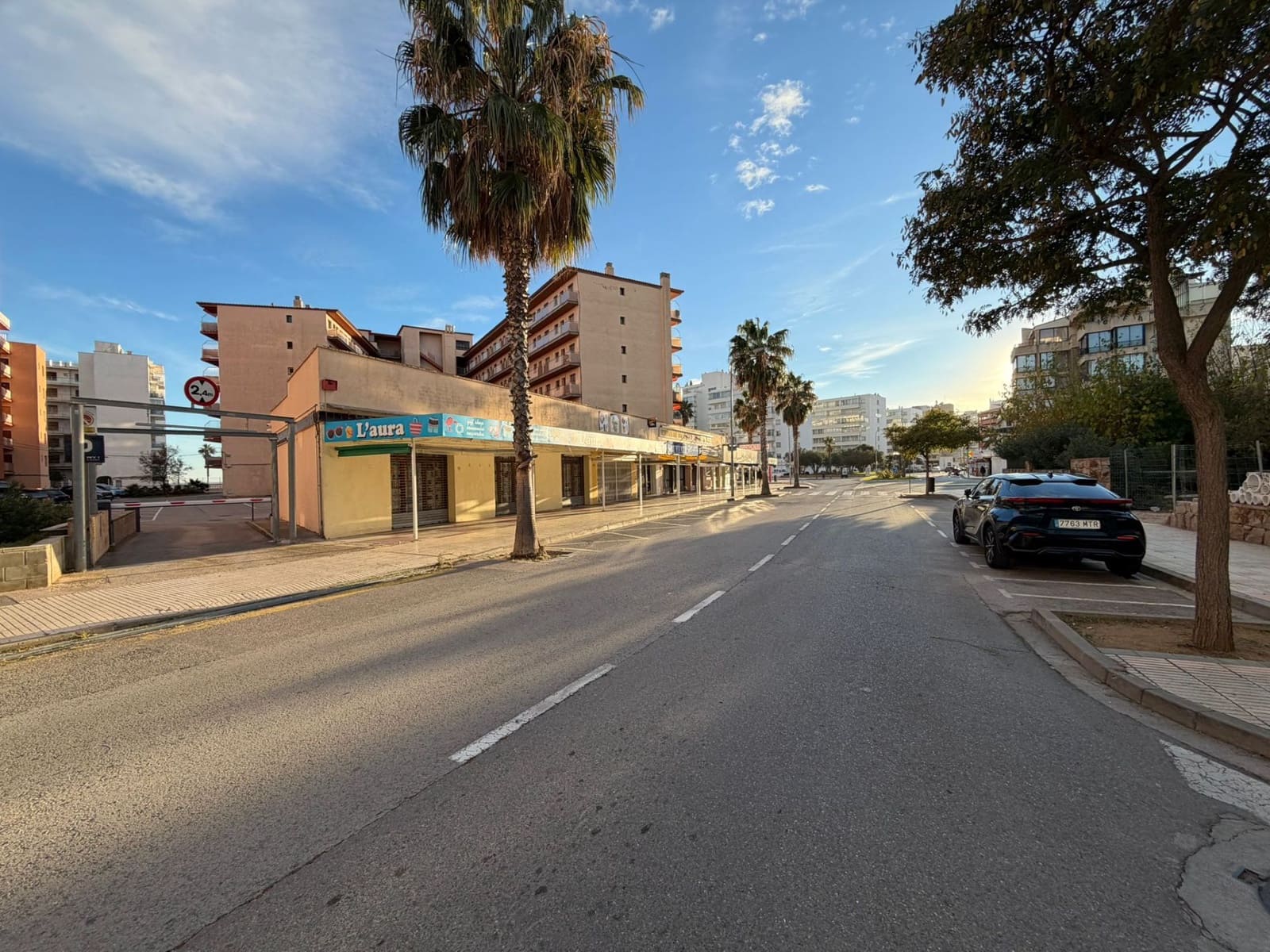 Kommersiell till salu i Roses med garage - 265 000 € (Ref: 9422077)