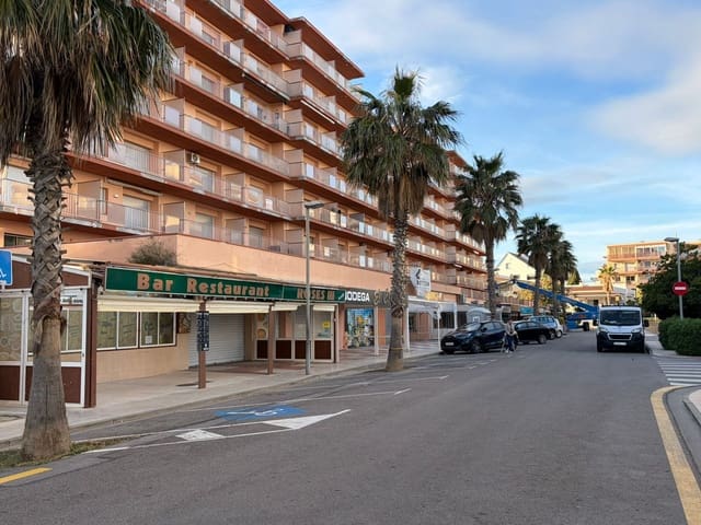 Kommersiell till salu i Roses med garage - 265 000 € (Ref: 9422077)